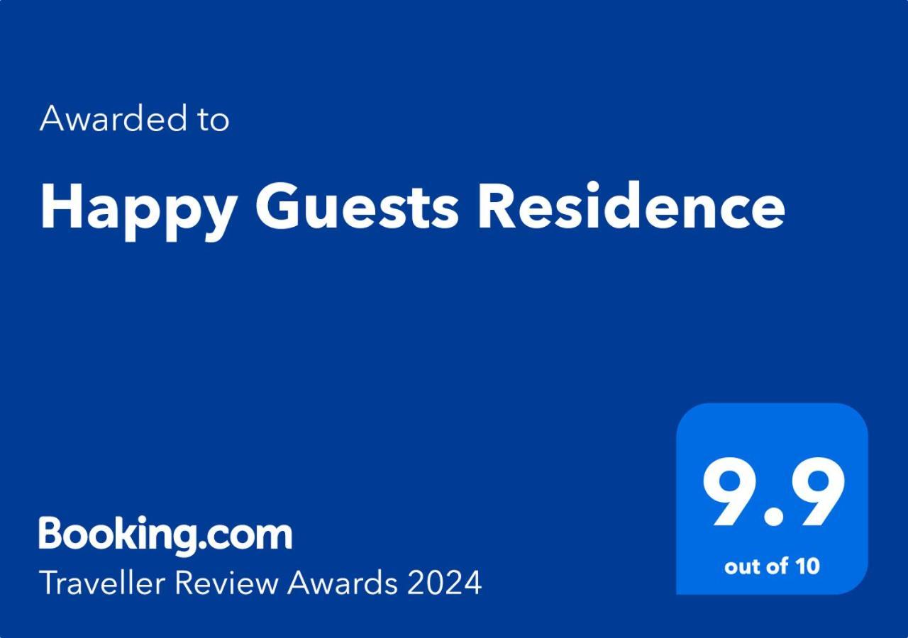 Happy Guests *